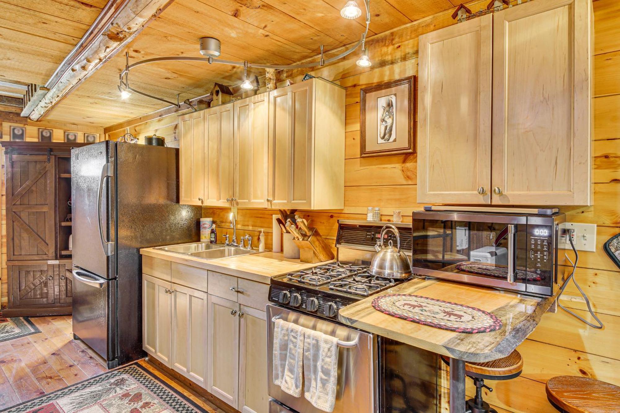 Rustic Searsport Cabin Loft And Sunroom On 10 Acres Exterior photo