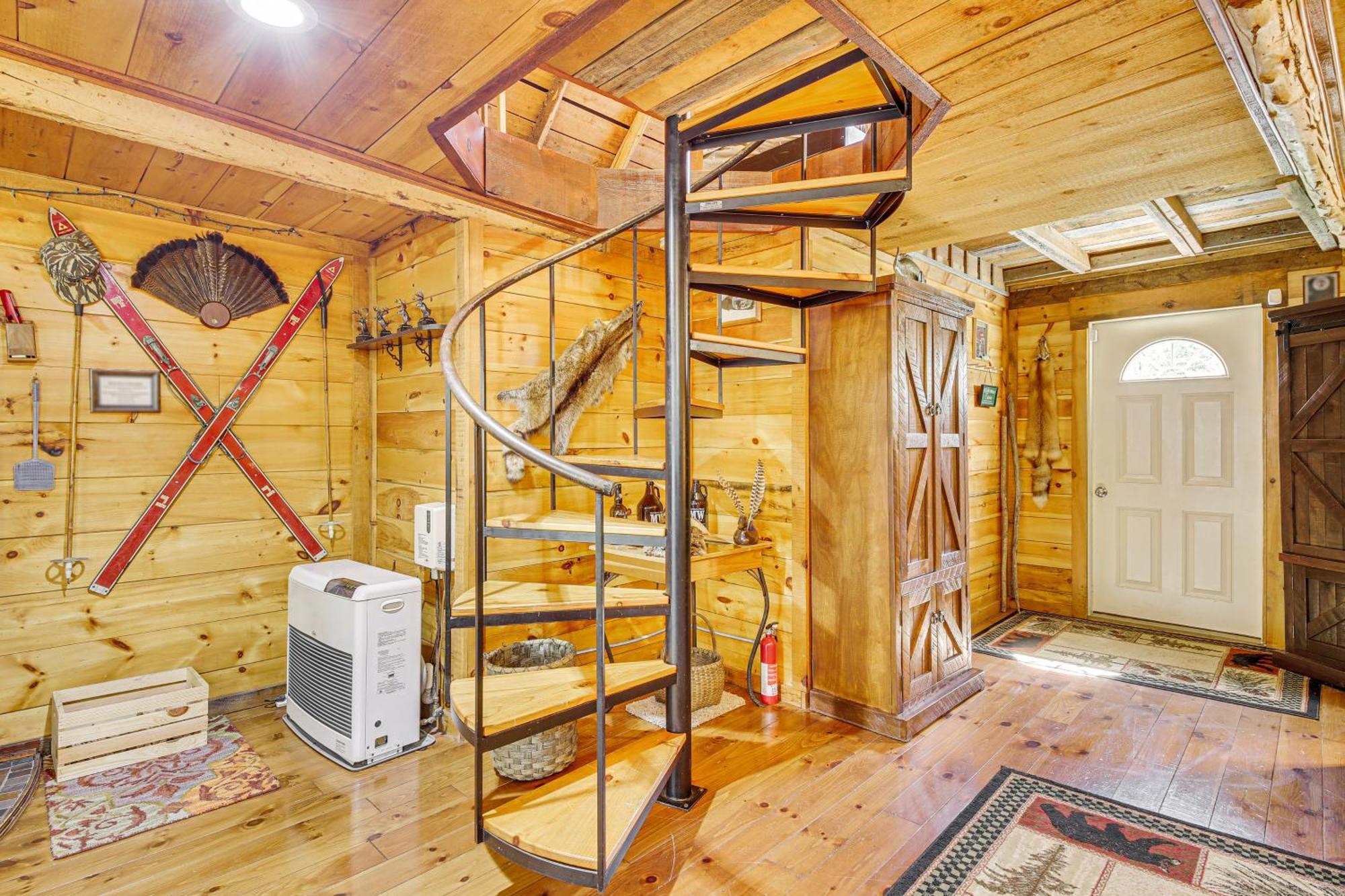 Rustic Searsport Cabin Loft And Sunroom On 10 Acres Exterior photo