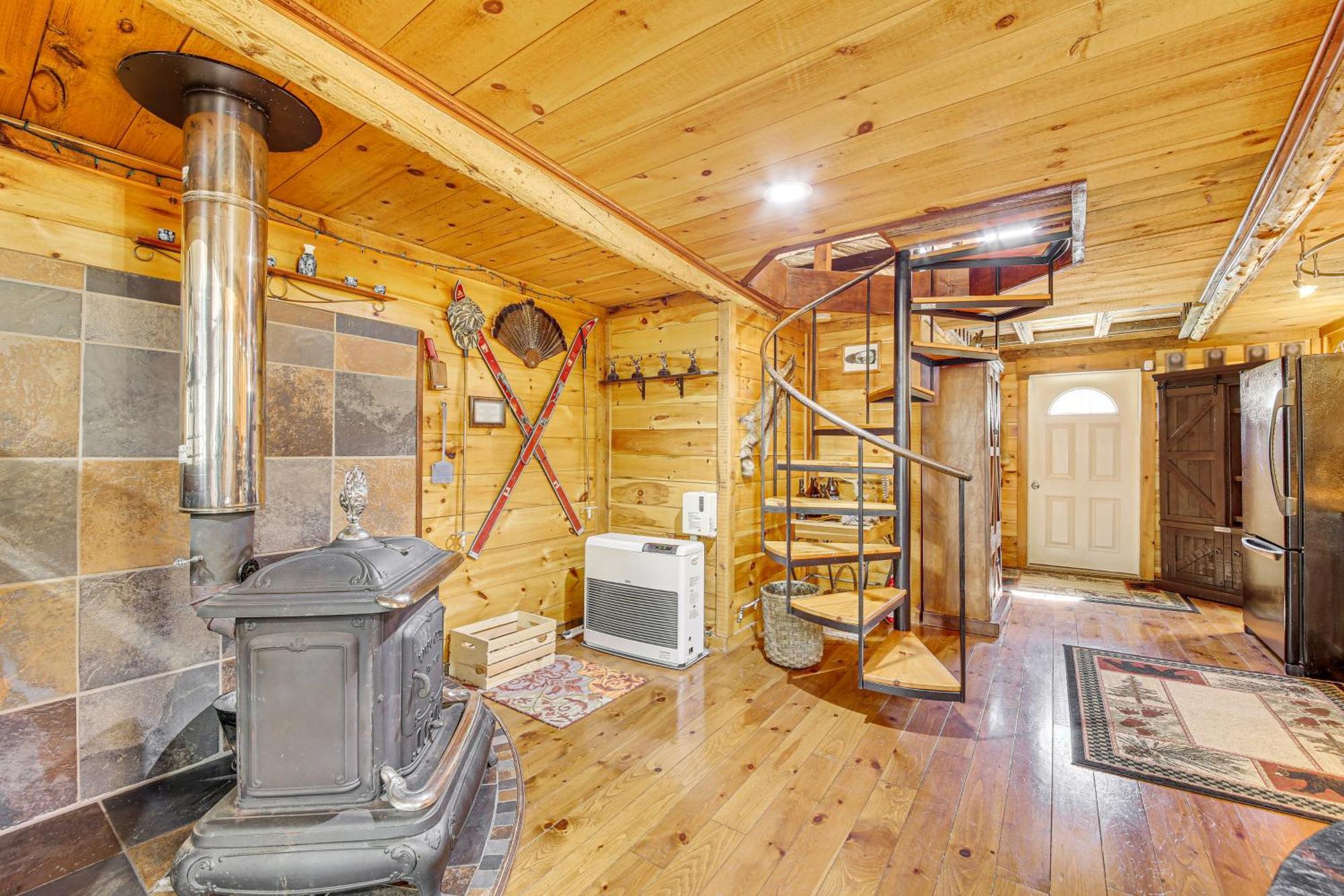 Rustic Searsport Cabin Loft And Sunroom On 10 Acres Exterior photo
